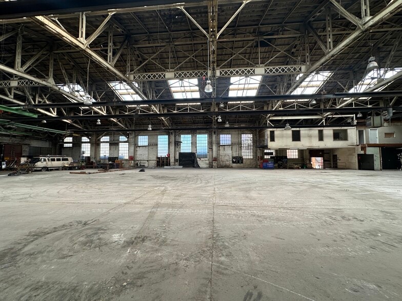 More Photos Of 2635-2717 Peralta St, Oakland Warehouse For Lease