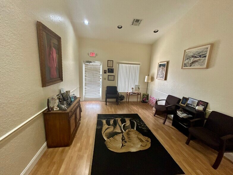 More Photos Of 5939 Virginia, New Port Richey Medical For Sale