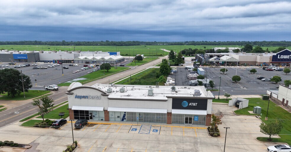 Primary Photo Of 2494 Airline Dr, Bossier City General Retail For Lease