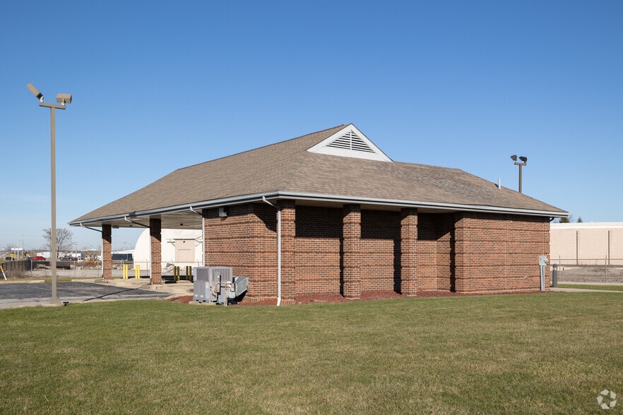 More Photos Of 1700 Western Ave, Findlay Bank For Sale