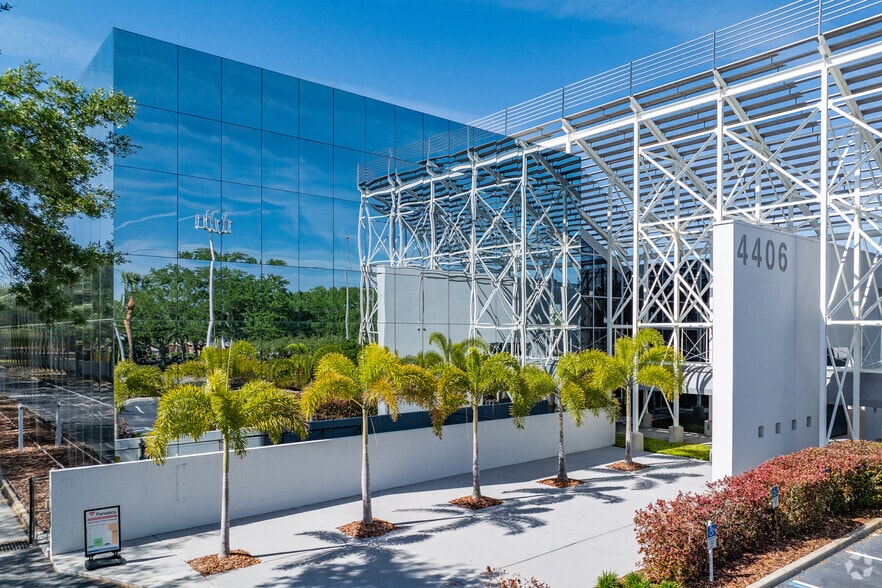 More Photos Of 4406 W Linebaugh Ave, Tampa Office For Sale