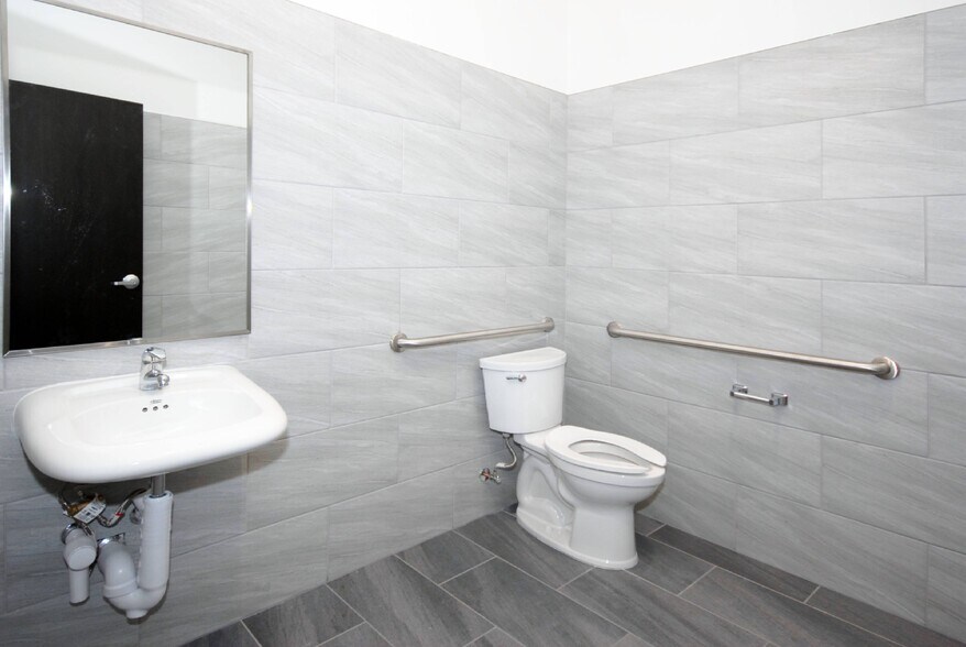 More Photos Of 4245 Marsh Ridge Rd, Carrollton Loft Creative Space For Sale