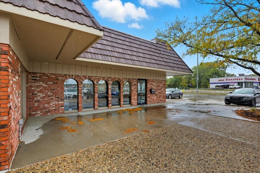 More Photos Of 3015 N 90th St, Omaha Office For Lease