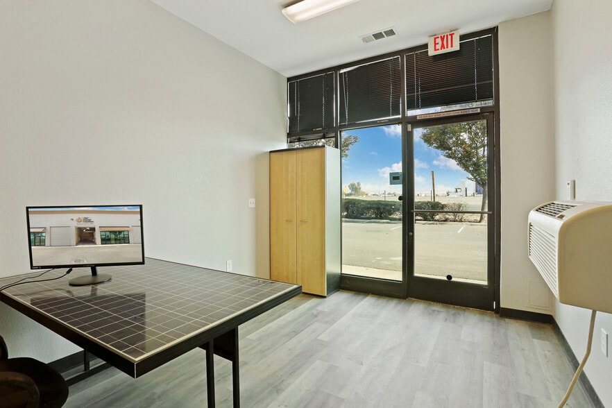 More Photos Of 600-626 Commerce Ct, Manteca Service For Sale