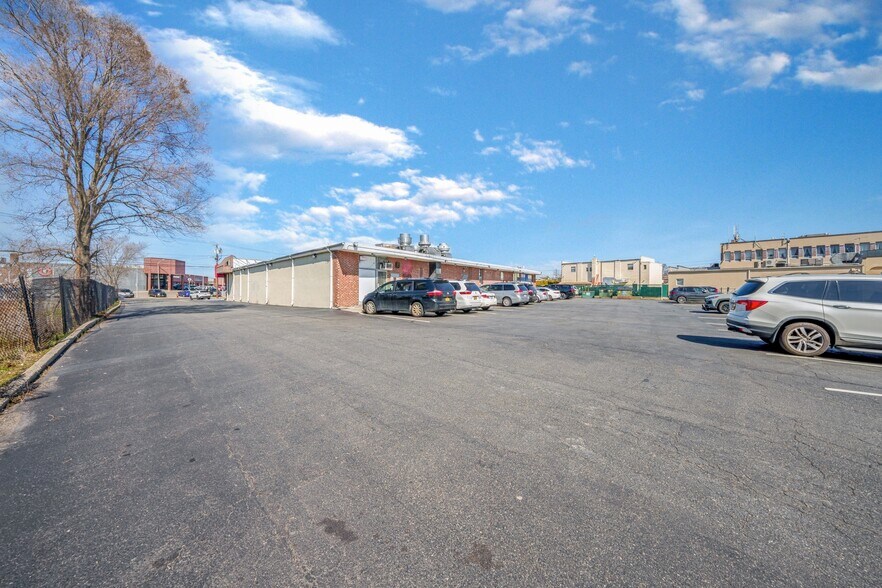More Photos Of 3300-3348 Jerusalem Ave, Wantagh Storefront For Lease