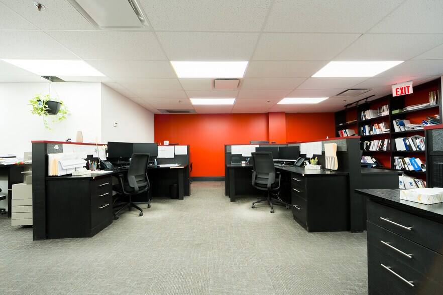 More Photos Of 7015 Tranmere Dr, Mississauga Warehouse For Sale