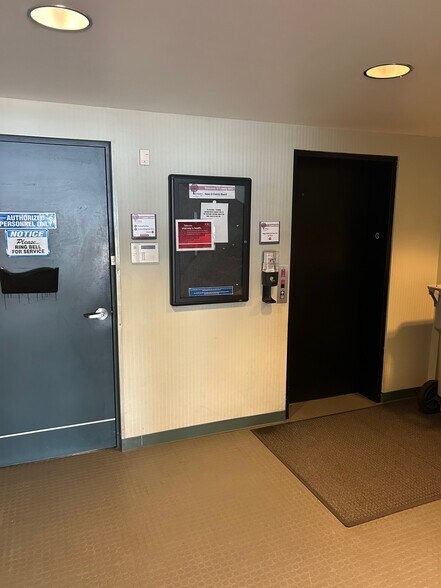 More Photos Of 214 State St, Schenectady Office For Lease