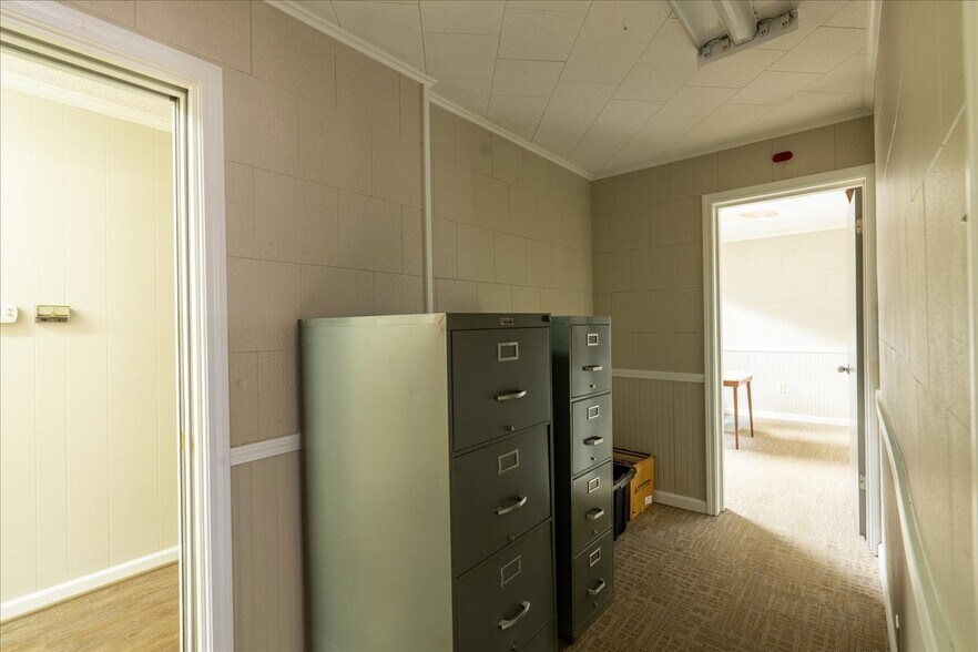 More Photos Of 5304 Meeks Dr, Orange Office For Sale