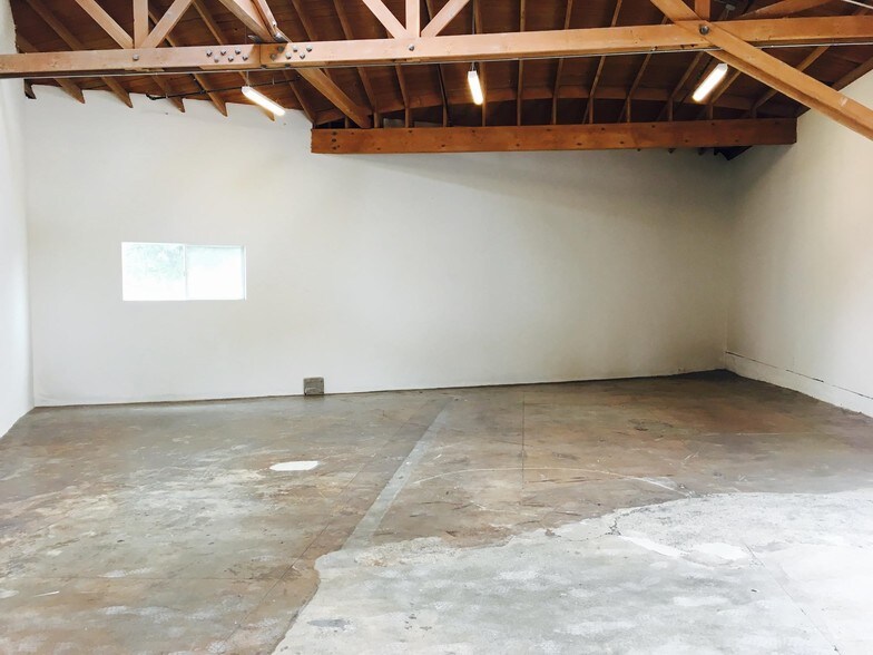 More Photos Of 3751 E Olympic Blvd, Los Angeles Office For Lease