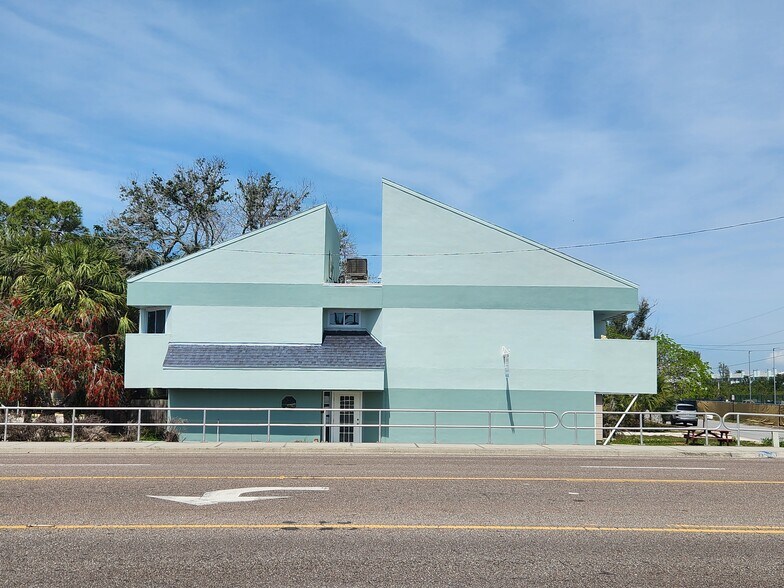 Primary Photo Of 500 2nd St, Indian Rocks Beach Office Residential For Lease