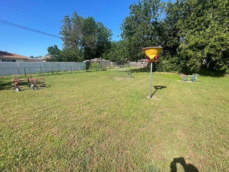 More Photos Of 617 NW 88th St, Oklahoma City Daycare Center For Lease