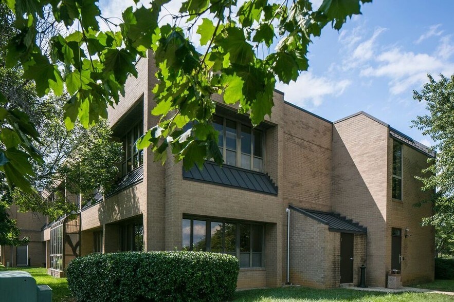 More Photos Of 3905 National Dr, Burtonsville Unknown For Lease