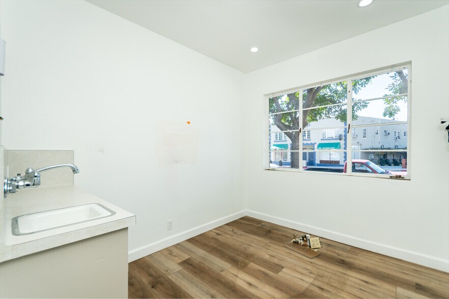 More Photos Of 2028 Lake Ave, Altadena Office For Sale