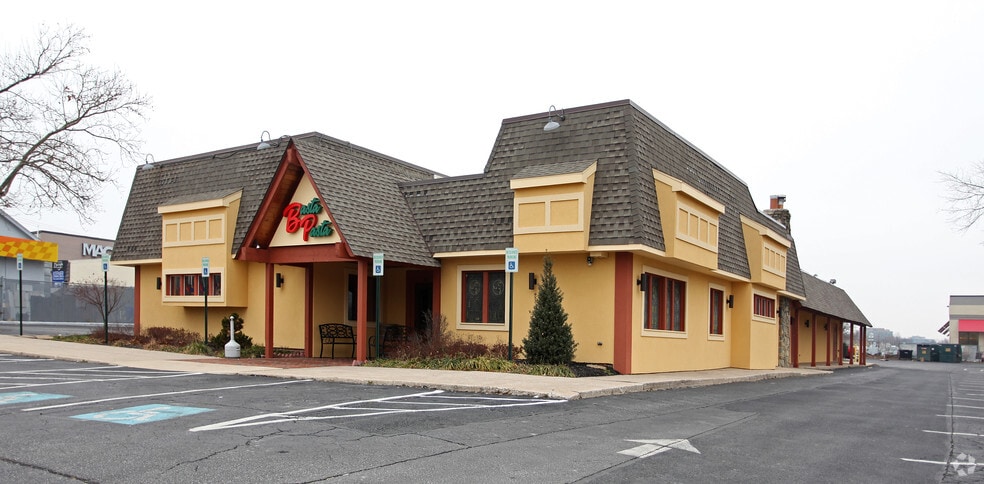 More Photos Of 60 W Timonium Rd, Timonium Restaurant For Sale