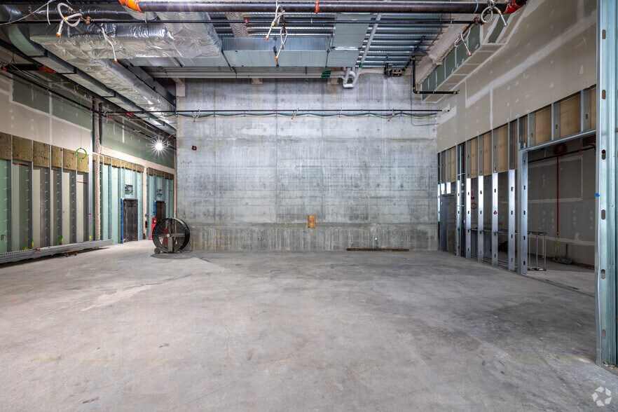 More Photos Of 1240 Woodward Ave, Detroit Unknown For Lease