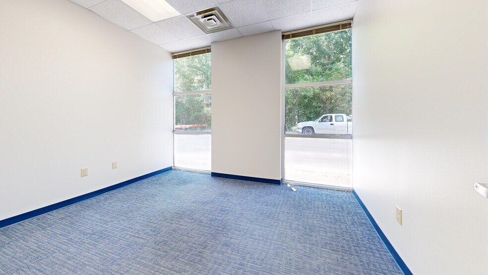 More Photos Of 3500 Gateway Centre Blvd, Morrisville Light Distribution For Lease