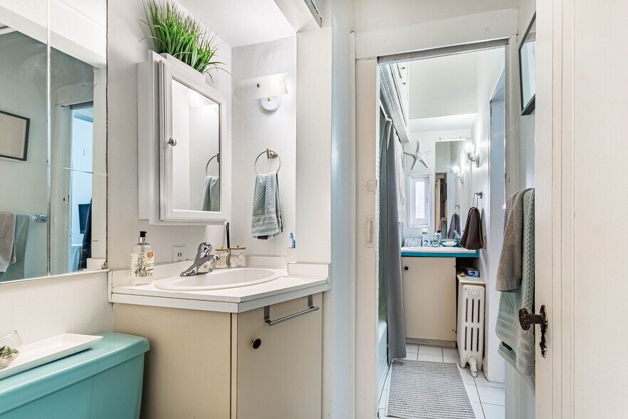 More Photos Of 530 Bathurst St, Toronto Land For Sale