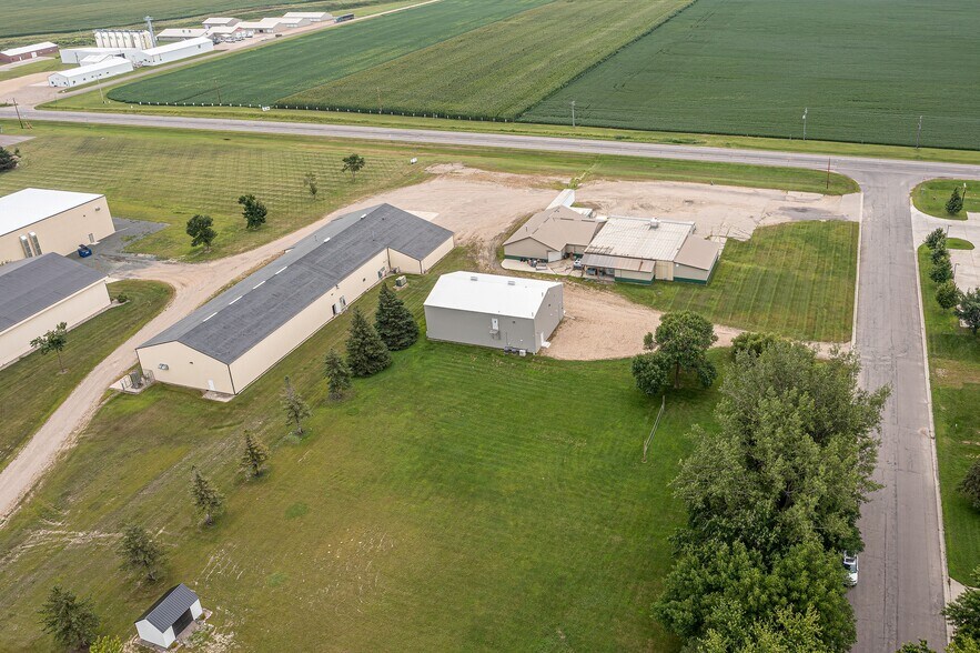 More Photos Of 541 8th E st, Hector Industrial For Sale