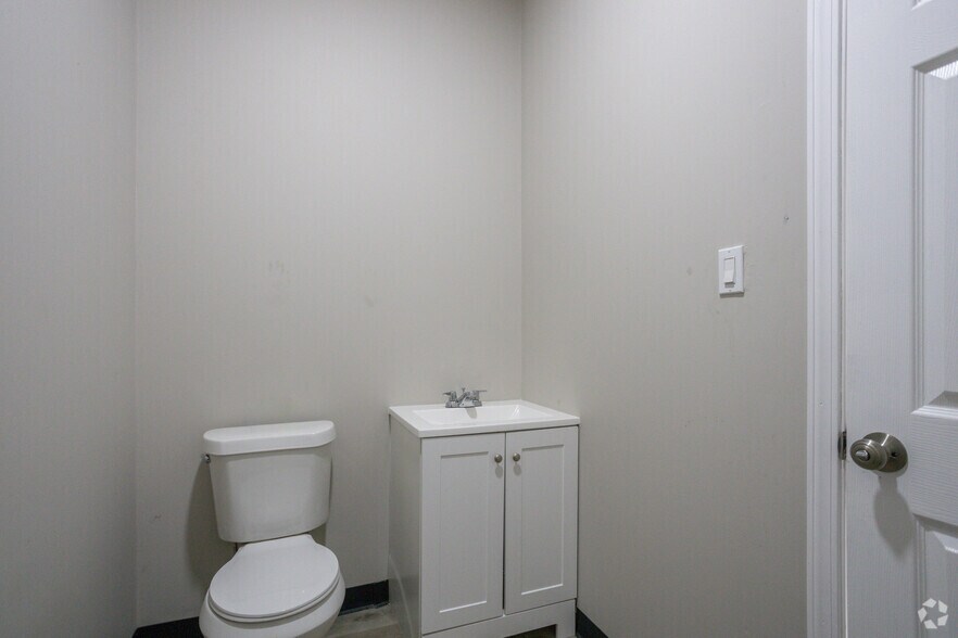 More Photos Of 13401-13417 Fondren Rd, Houston Unknown For Lease