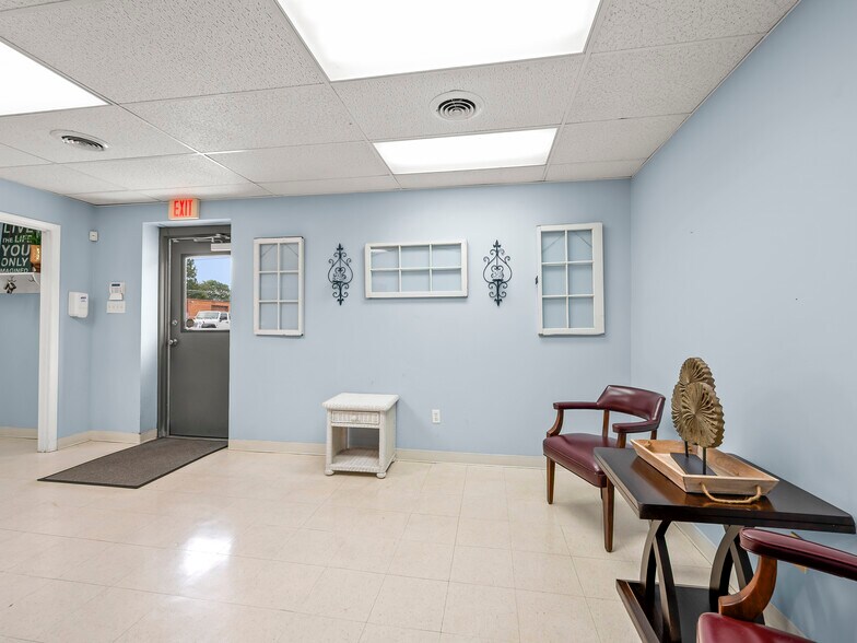 More Photos Of 2491 Armstrong Dr, Winston-Salem Warehouse For Sale