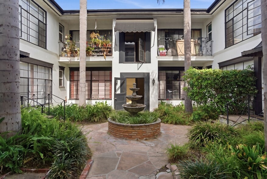 More Photos Of 817 S Windsor Blvd, Los Angeles Apartments For Sale