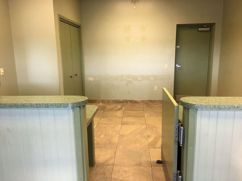More Photos Of 189 Old York Rd, New Cumberland Warehouse For Lease