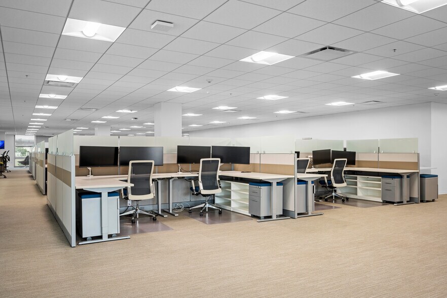 More Photos Of 301 N Lake Ave, Pasadena Office For Lease