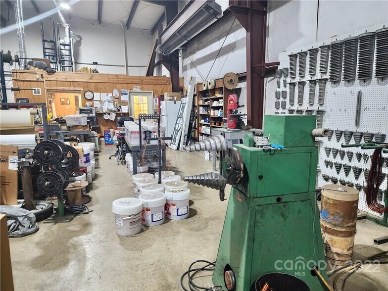 More Photos Of 629 Emma Rd, Asheville Warehouse For Lease