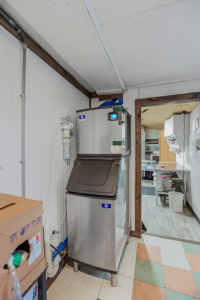 More Photos Of 24200 MO-45, Rushville Flex For Sale