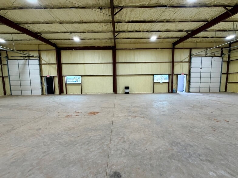 More Photos Of 1035 NW 112th St, Oklahoma City Unknown For Lease