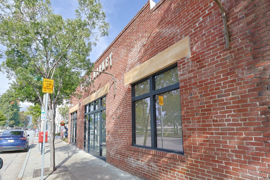 More Photos Of 42 S Pasadena Ave, Pasadena Office For Lease