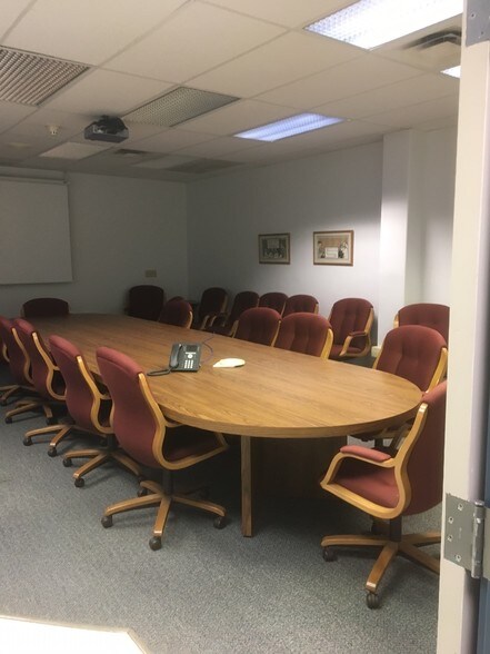 More Photos Of 2-4 S Portage St, Westfield Office For Lease