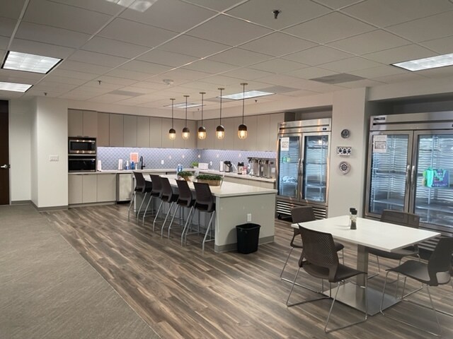 More Photos Of 14901 Quorum Dr, Dallas Office For Lease