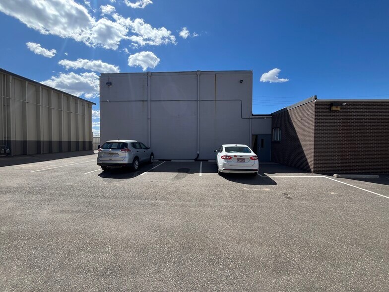 More Photos Of 5700 Logan St, Denver Office For Lease