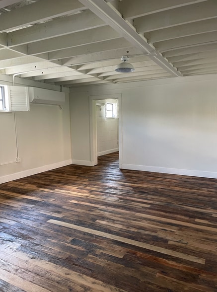 More Photos Of 34 Webb St, Roswell Restaurant For Lease