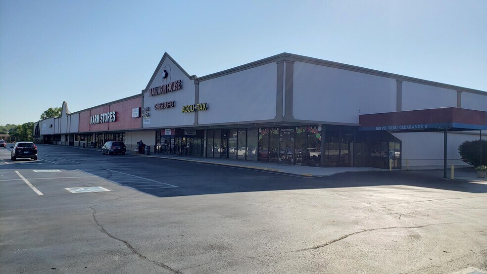 More Photos Of 314 Merchants Dr, Knoxville General Retail For Sale