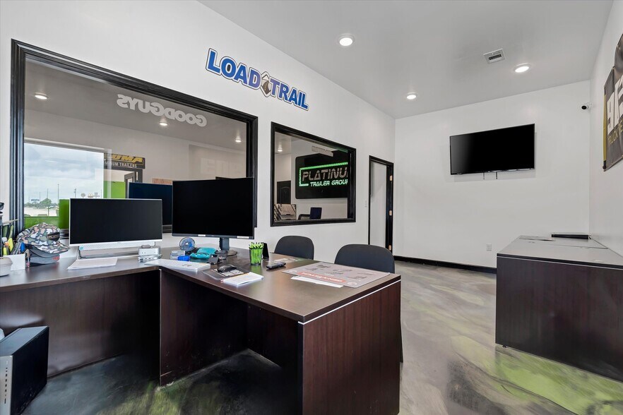 More Photos Of 538 Industrial Pk Acc rd, Trumann Flex For Lease