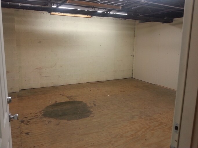 More Photos Of 7019 E Dominick St, Rome Auto Dealership For Lease