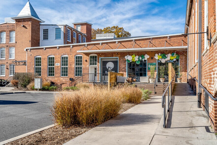 More Photos Of 825 Chattanooga Ave, Dalton Restaurant For Lease