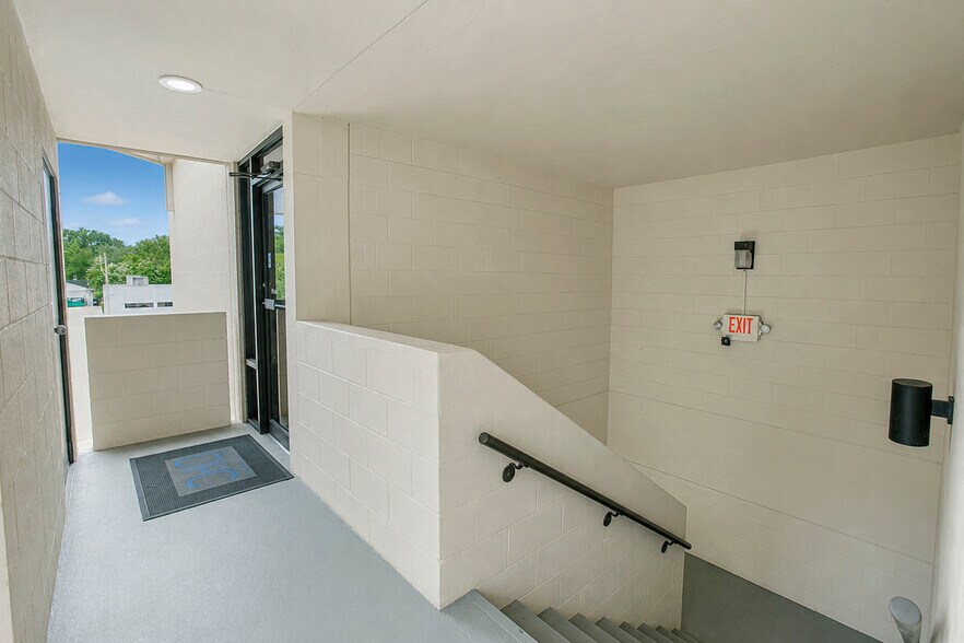 More Photos Of 385 W Fairbanks Ave, Winter Park Office For Lease
