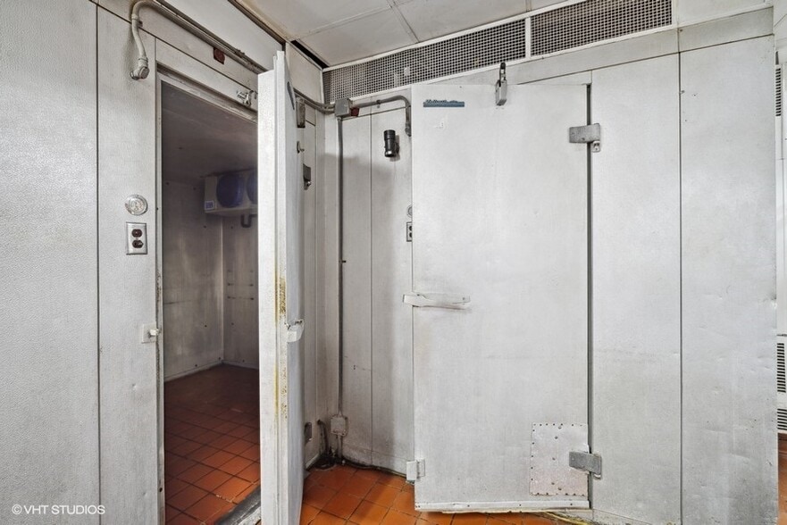 More Photos Of 1820 W Irving Park Rd, Schaumburg Fast Food For Sale