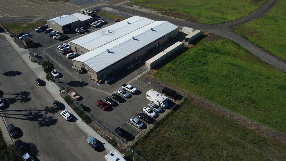 More Photos Of 8520 Railroad Ave, Santee Manufacturing For Lease