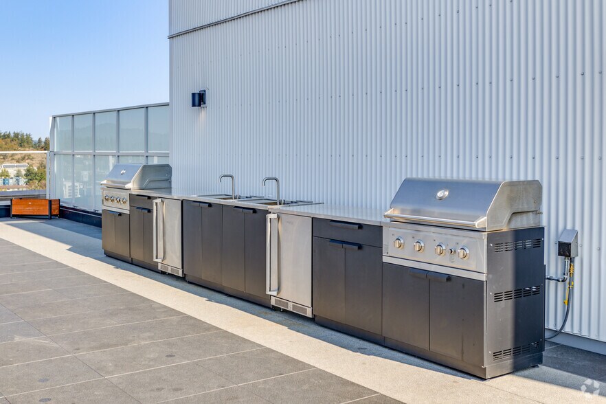 More Photos Of 613 Constance Av, Esquimalt Apartments For Lease