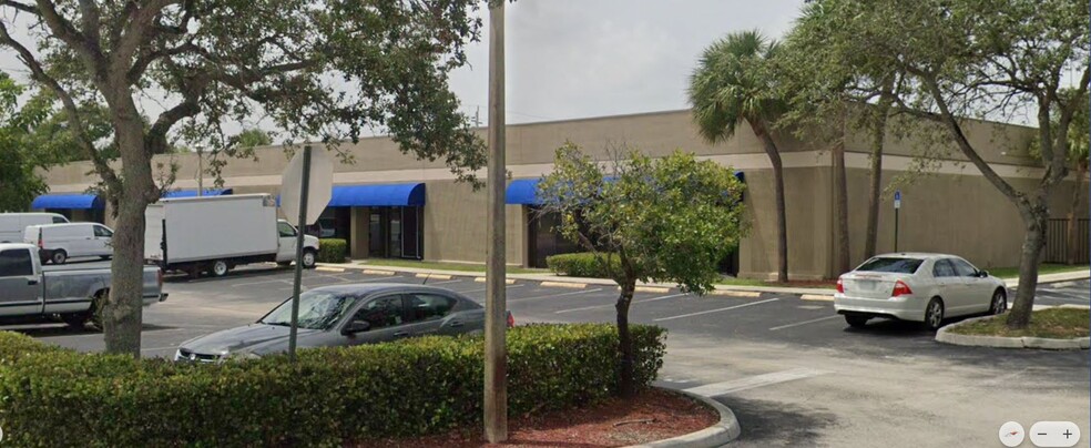 Primary Photo Of 5301 N Nob Hill Rd, Sunrise Self Storage For Lease