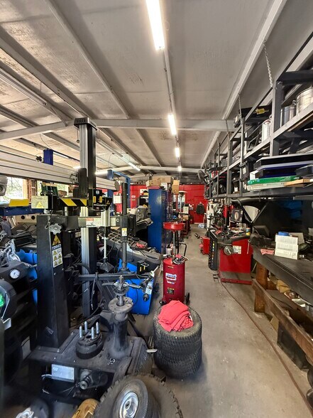 More Photos Of 4422 US Highway 17 S, New Bern Auto Repair For Sale