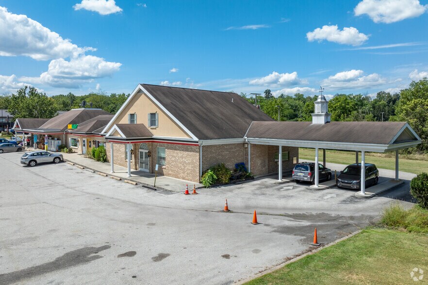 More Photos Of 3425 Rosstown Rd, Wellsville Storefront Retail Office For Lease