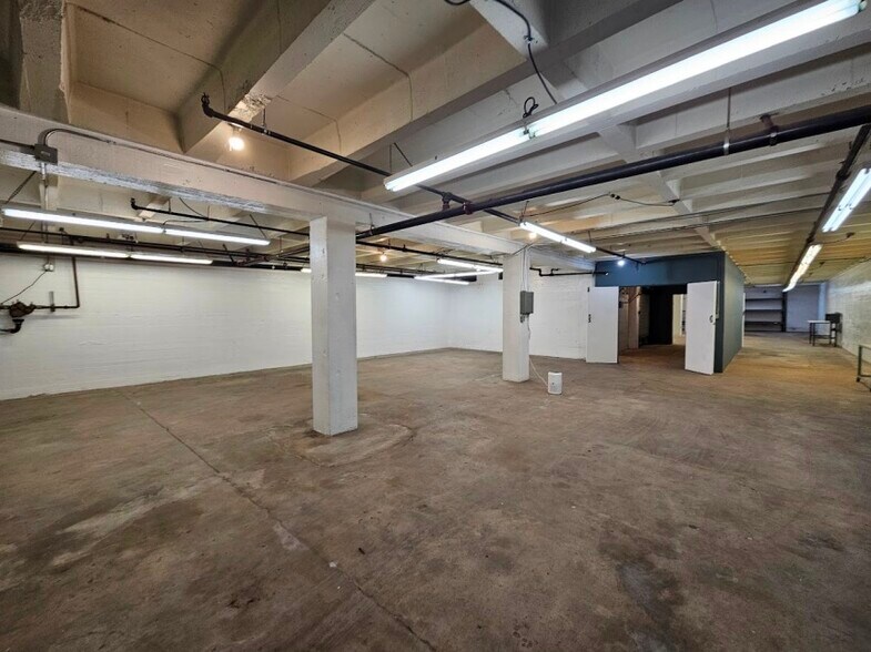 More Photos Of 718 Gladys Ave, Los Angeles Warehouse For Lease