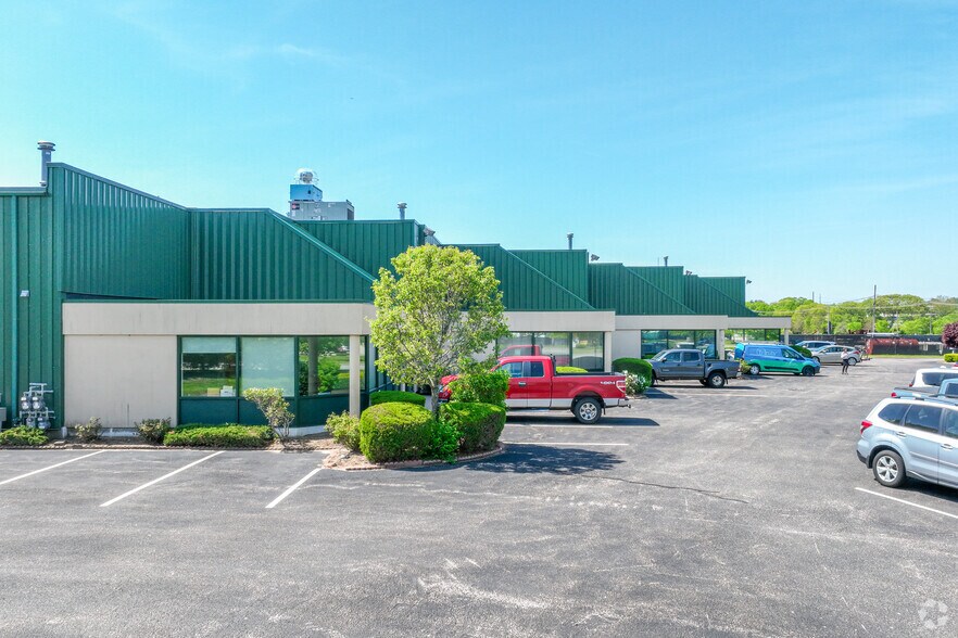 More Photos Of 315 Commerce Park Rd, North Kingstown Warehouse For Sale