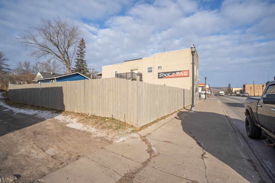 More Photos Of 1321 Commonwealth Ave, Duluth Storefront For Sale