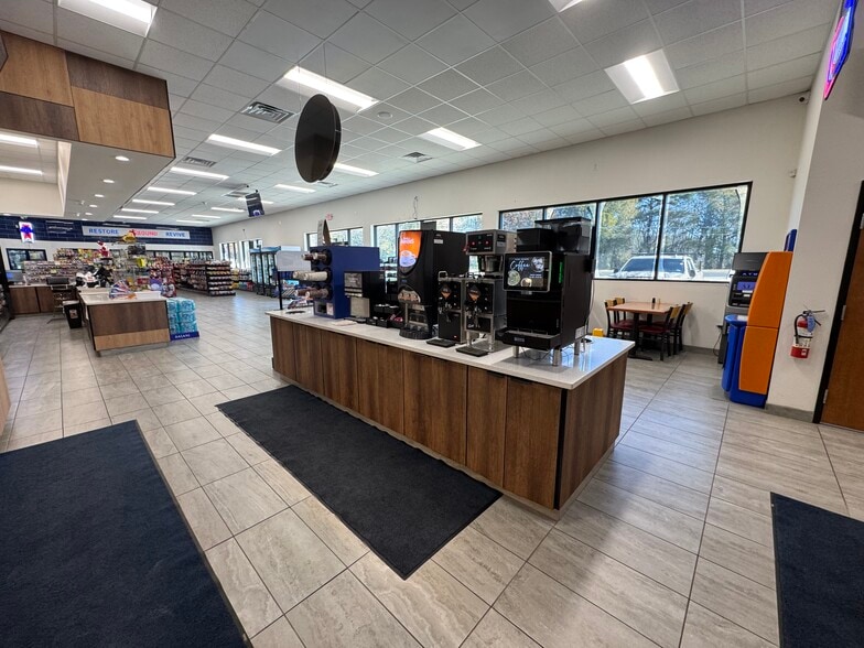 More Photos Of 5315 Troup Hwy, Tyler General Retail For Sale